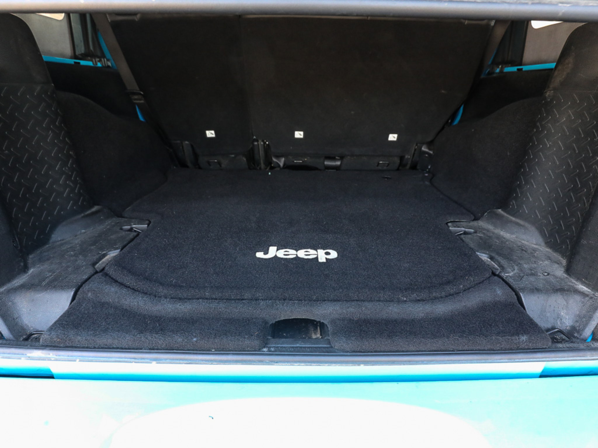 Used 2017 Jeep Wrangler Unlimited Sahara AWD/4WD image 6