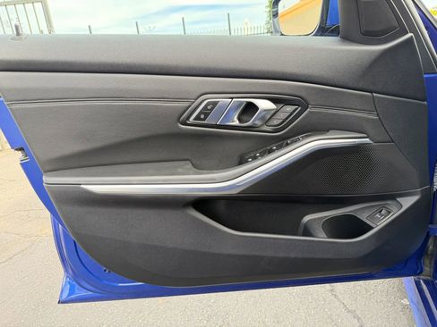 Used 2019 BMW 330i Sedan w/ M Sport Package image 27