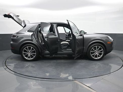 Certified 2025 Porsche Cayenne image 34
