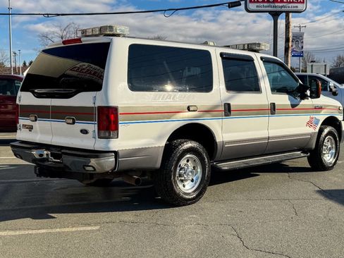 Used 2005 Ford Excursion XLT image 4