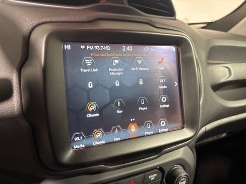 Certified 2023 Jeep Renegade Latitude image 18