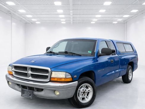 Used 2000 Dodge Dakota 2WD Club Cab image 1