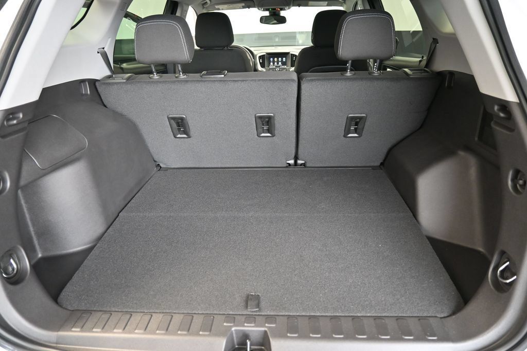 Used 2024 GMC Terrain SLE FWD image 18