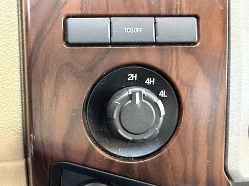 Used 2016 Ford F350 Lariat w/ Lariat Interior Package AWD/4WD image 26