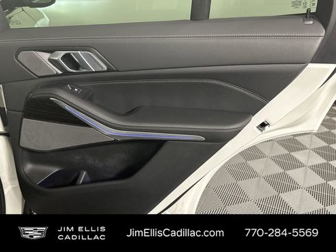 Used 2025 BMW X5 xDrive50e image 15