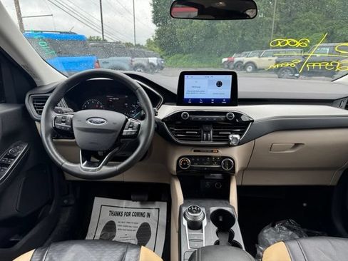 Used 2022 Ford Escape SE w/ Cold Weather Package AWD/4WD image 16