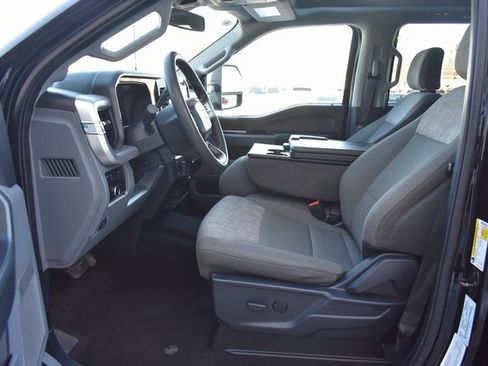 Used 2023 Ford F250 XLT w/ XLT Premium Package image 13