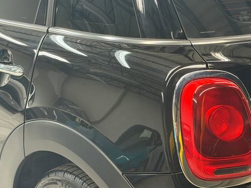 Used 2021 MINI Cooper 4-Door Hardtop image 12