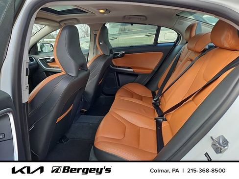 Used 2017 Volvo S60 T5 Inscription Platinum image 11