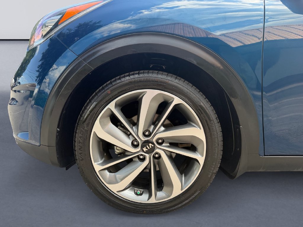 Used 2018 Kia Niro Touring FWD image 9