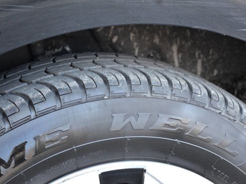 Used 2017 Toyota Prius Two image 15