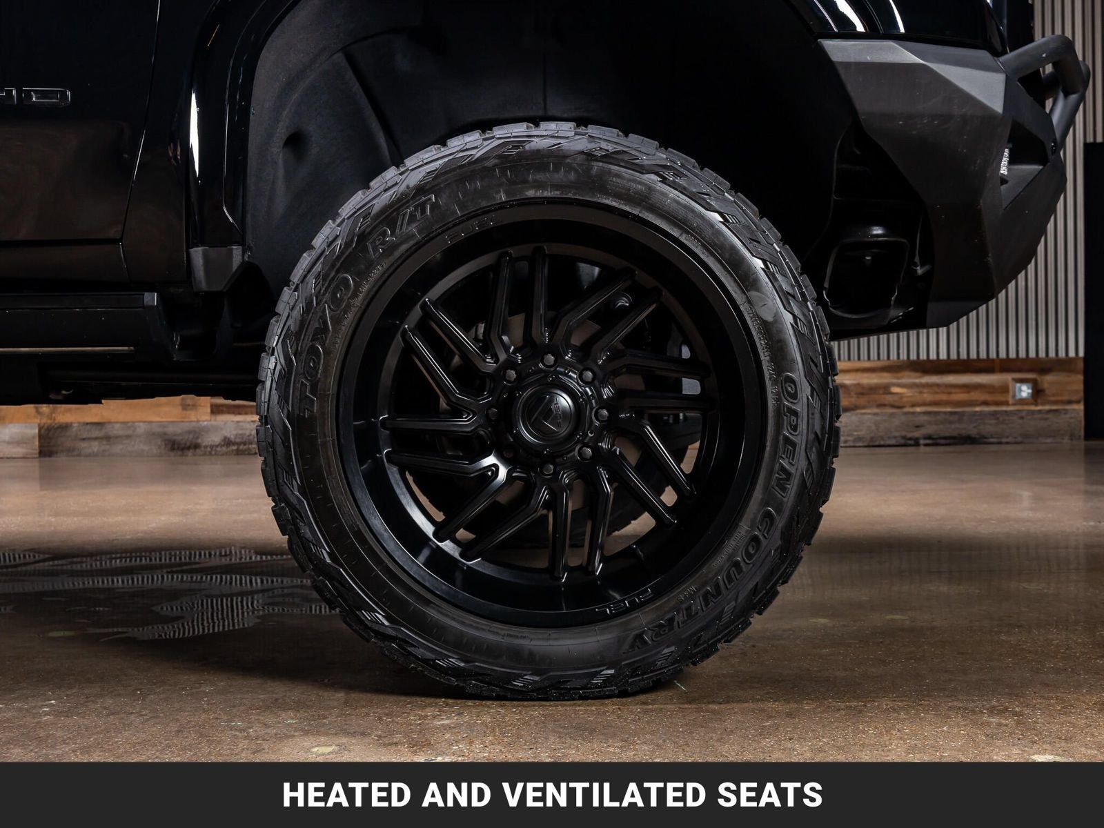 Used 2024 GMC Sierra 3500 Denali Ultimate AWD/4WD image 11