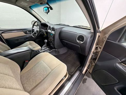 Used 2005 GMC Envoy SLE w/ Sle Preferred Equipment Group image 25