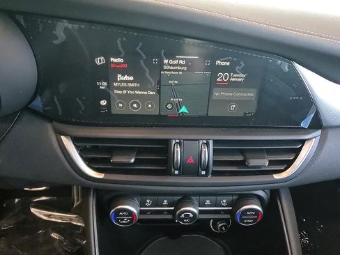 New 2025 Alfa Romeo Giulia AWD w/ Driving Assist Package image 28