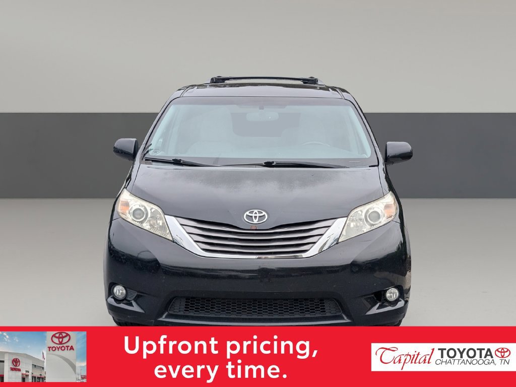 Used 2015 Toyota Sienna XLE w/ XLE Navigation Package FWD image 3
