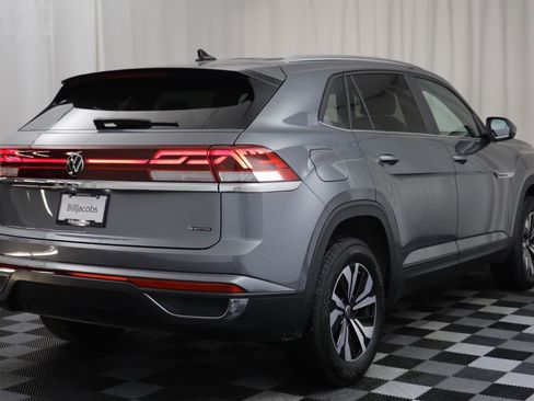 Used 2024 Volkswagen Atlas Cross Sport SE image 15