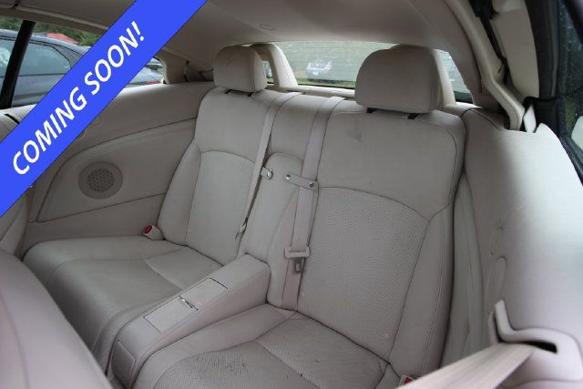 Used 2010 Lexus IS 350C w/ Luxury Pkg RWD image 4