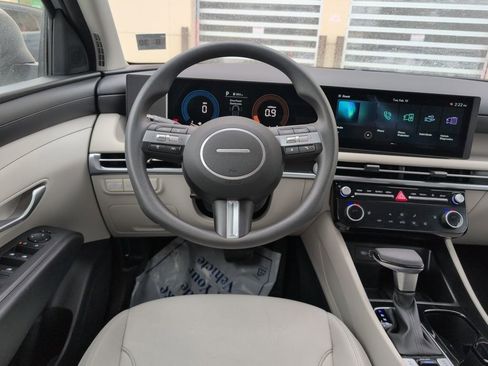 Certified 2025 Hyundai Tucson SEL image 14