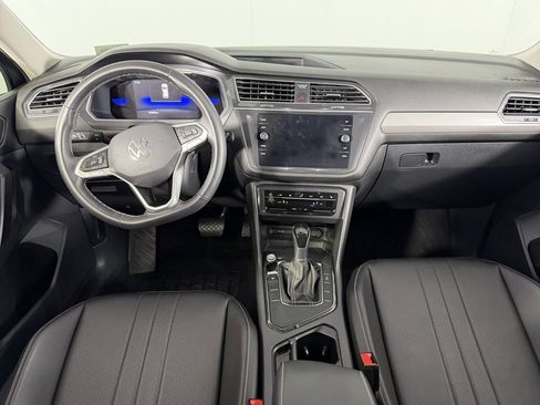 Used 2022 Volkswagen Tiguan SE image 12