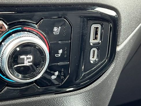 Used 2023 GMC Sierra 1500 SLT w/ SLT Convenience Package AWD/4WD image 37