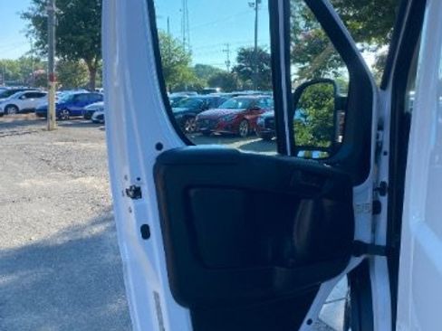 Used 2026 RAM ProMaster 2500 w/ Convenience Group FWD image 15