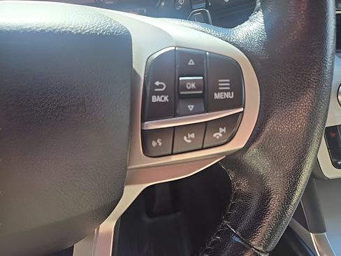 Used 2021 Ford Explorer XLT AWD/4WD image 13