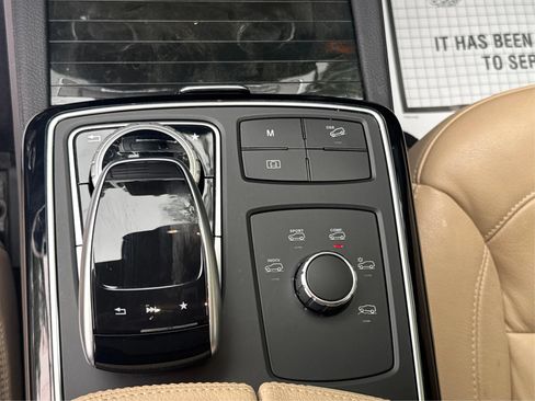 Used 2017 Mercedes-Benz GLE 400 4MATIC image 18