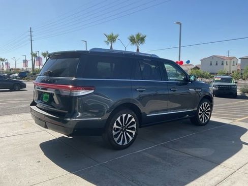 Used 2022 Lincoln Navigator Reserve AWD/4WD image 7