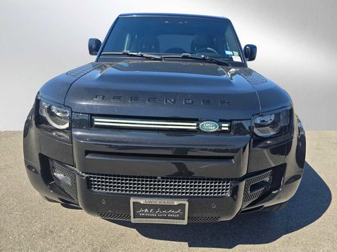 Used 2022 Land Rover Defender 110 V8 image 2