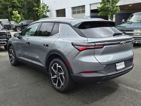 New 2026 Chevrolet Equinox EV LT AWD/4WD image 2