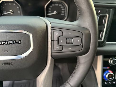 Used 2021 GMC Yukon Denali w/ Denali Premium Package AWD/4WD image 24