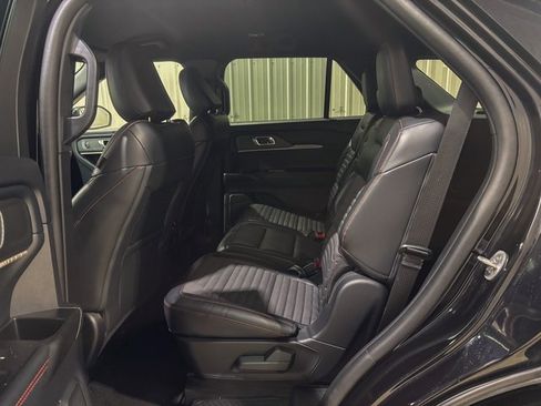 Used 2025 Ford Explorer ST-Line w/ ST-Line Street Pack image 26