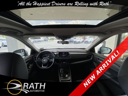 Used 2022 Nissan Rogue SV w/ SV Premium Package FWD image 18