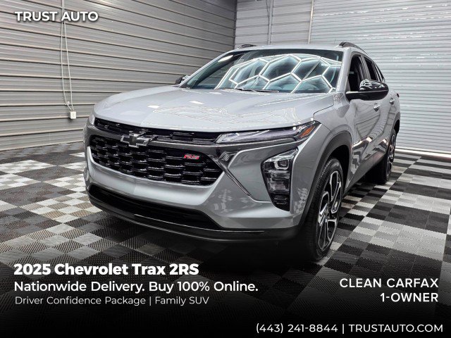 Used 2025 Chevrolet Trax RS w/ Driver Confidence Package FWD image 1