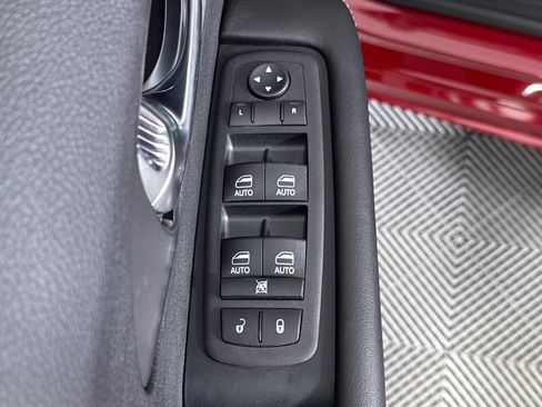 New 2026 Chrysler Pacifica Select AWD/4WD image 30