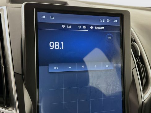 Used 2024 Ford Edge Titanium image 19