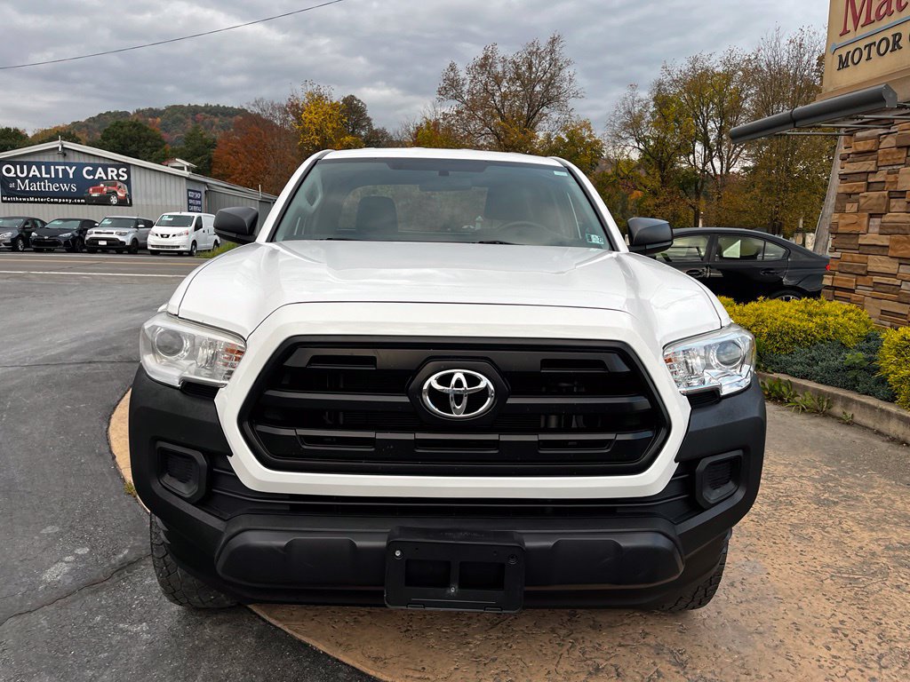 Used 2017 Toyota Tacoma SR AWD/4WD image 2