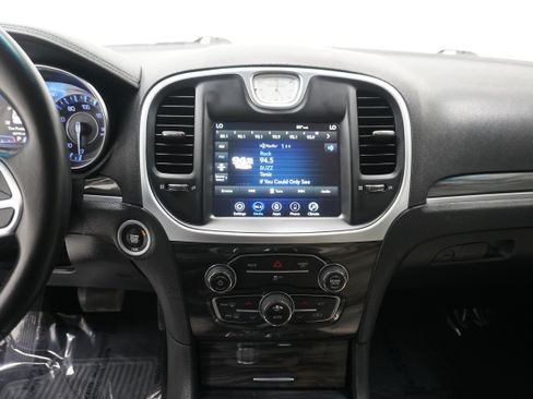Used 2020 Chrysler 300 Touring w/ Sport Appearance Package RWD image 15