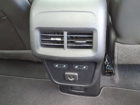 Used 2020 Chevrolet Equinox Premier FWD image 17