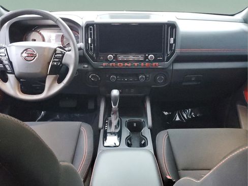 Used 2025 Nissan Frontier PRO-4X image 12