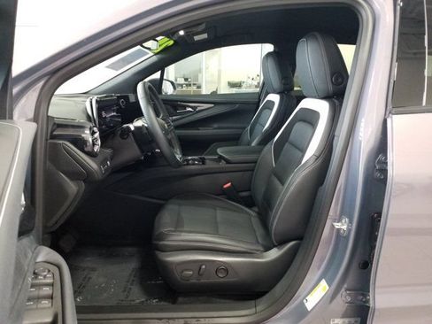 Used 2024 Chevrolet Blazer EV LT AWD/4WD image 11