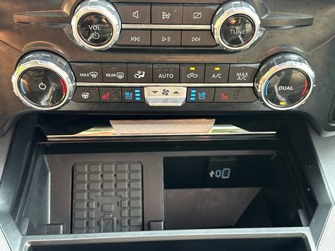 Used 2024 Ford F250 Lariat w/ Lariat Ultimate Package AWD/4WD image 33