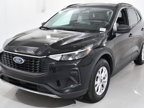 Used 2024 Ford Escape Active w/ Tech Pack #1 image 2