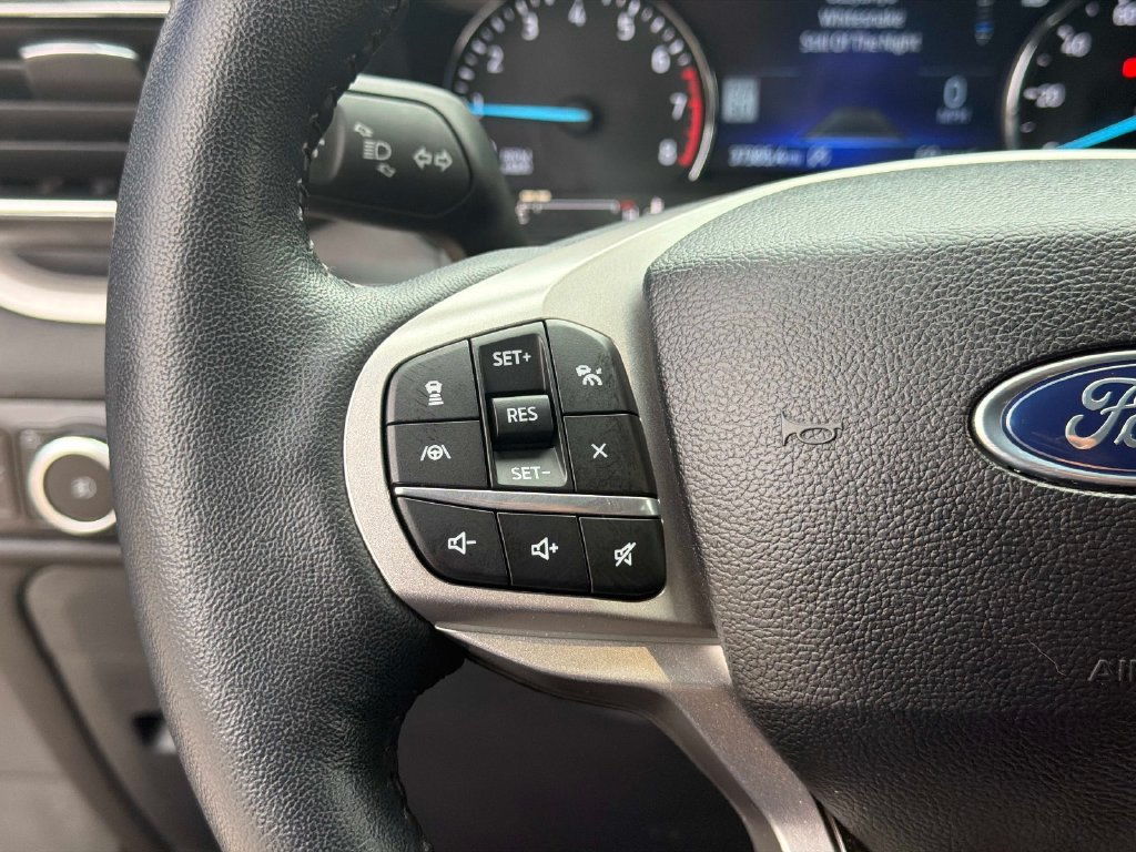 Used 2023 Ford Explorer XLT w/ Equipment Group 202A AWD/4WD image 32