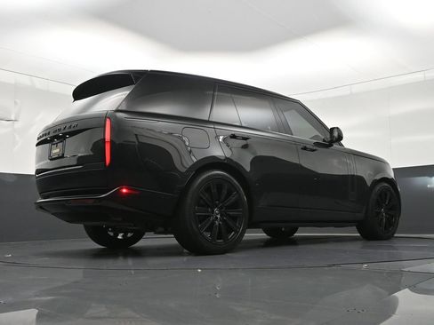 Used 2025 Land Rover Range Rover SE AWD/4WD image 27