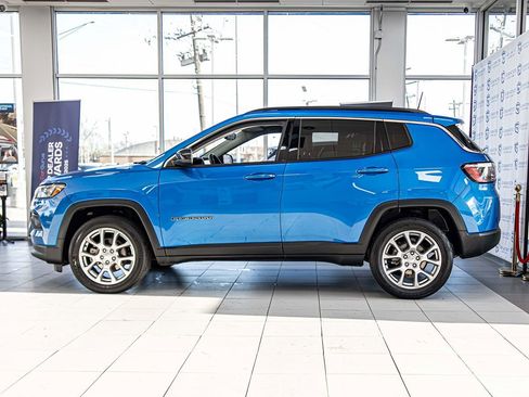 Used 2022 Jeep Compass Latitude AWD/4WD image 6
