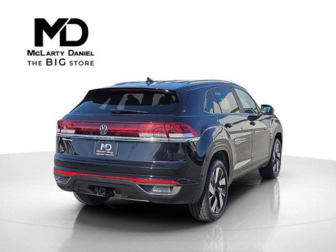 Used 2024 Volkswagen Atlas Cross Sport SE image 5