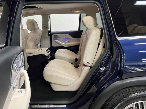 Used 2022 Mercedes-Benz GLS 450 4MATIC SUV - WARMTH & COMFORT image 7