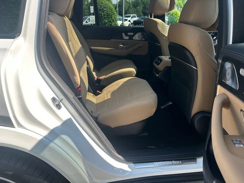 New 2026 Mercedes-Benz GLS 450 4MATIC image 17