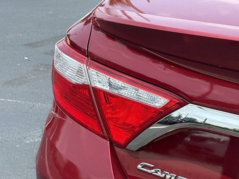 Used 2017 Toyota Camry SE FWD image 15